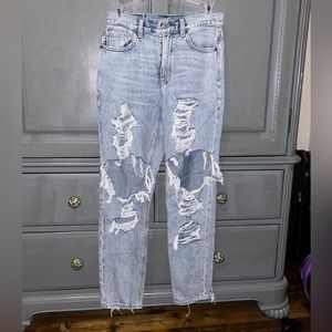 Ripped mom jeans American eagle size 2